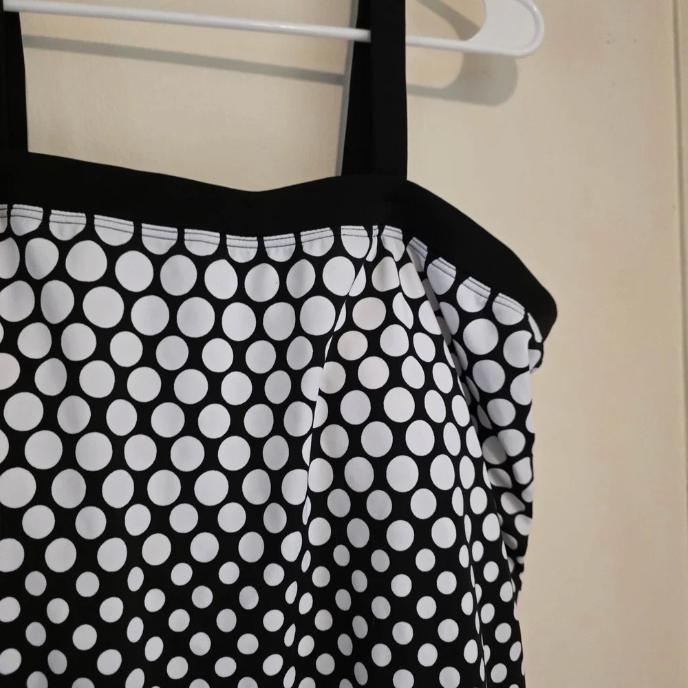 Maxine of Hollywood Womens Tankini Swim Top Size 24W Black Polka Dot Beach